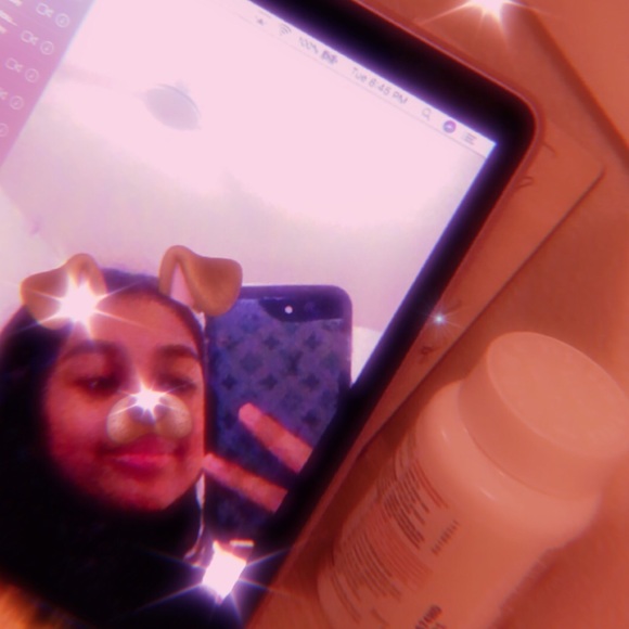 Meet your Posher, Gwyneth - Picture 1 of 1